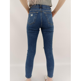 topshop jeansowe spodnie rurki z dziurami mod | Lapciucha.pl