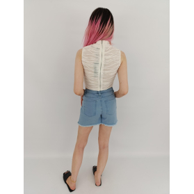 prettylittlething tłoczona bluzka crop top na | Lapciucha.pl