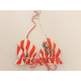 PRETTYLITTLETHING modna BLUZKA CROP TOP w kwi | Lapciucha.pl