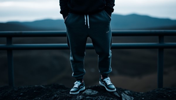 Najmodniejsze kroje używanych dresów męskich – które modele warto mieć w szafie